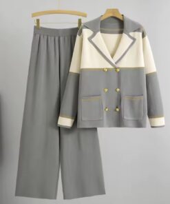 TOTAL LOOK BOTONES DORADOS