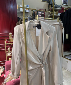 TOTAL LOOK CON EVILLA DORADA